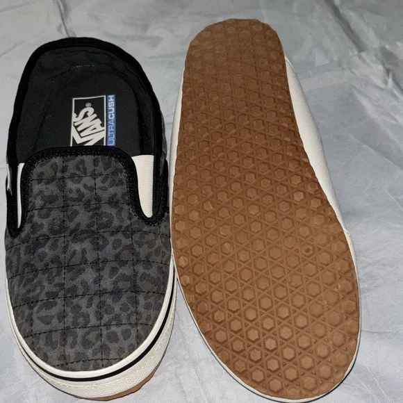 VANS Animal Print UltraCush Sneakers (Like New!) - Picture 2 of 8